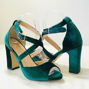 FSJ Size8.5 Green Velvet Chunky Heels Sandals